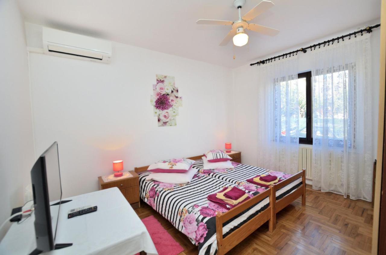 Rooms Tomc Fuskulin Luaran gambar